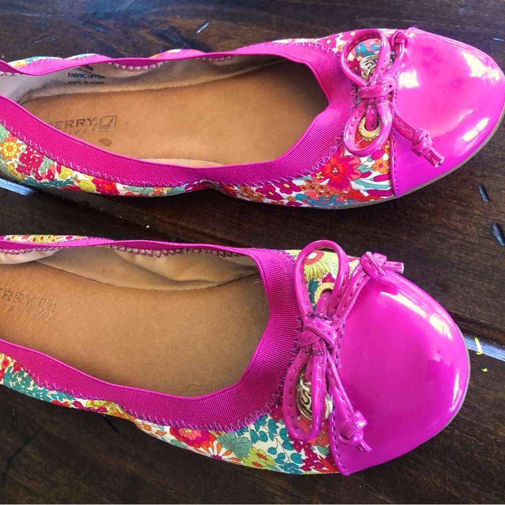 Sperry Flats In Gorgeous Floral Print Size 7.5 - image 1